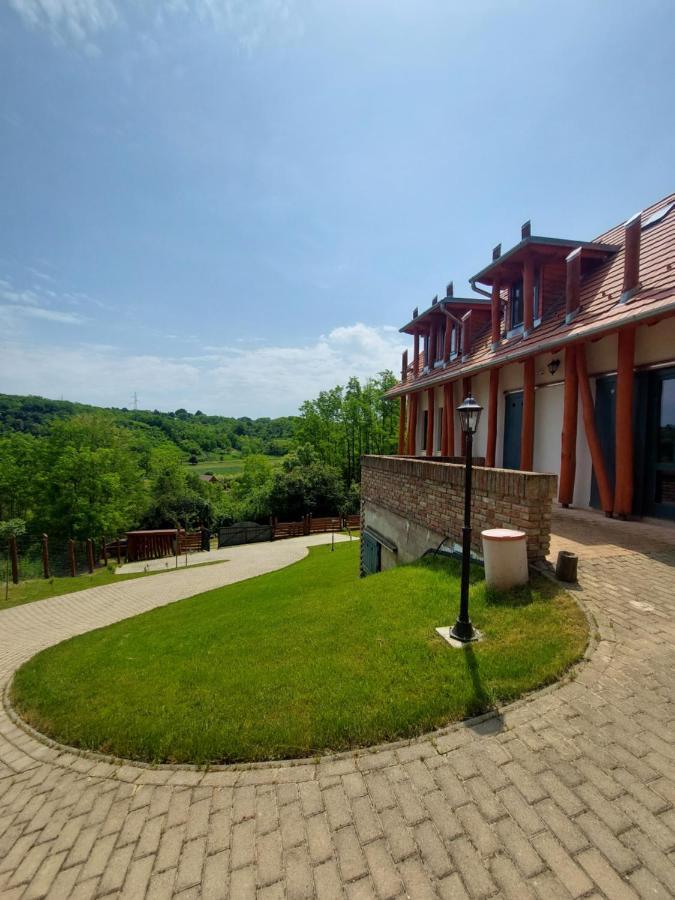 Vendeghaz Petoerke Hotel Bardudvarnok Bagian luar foto