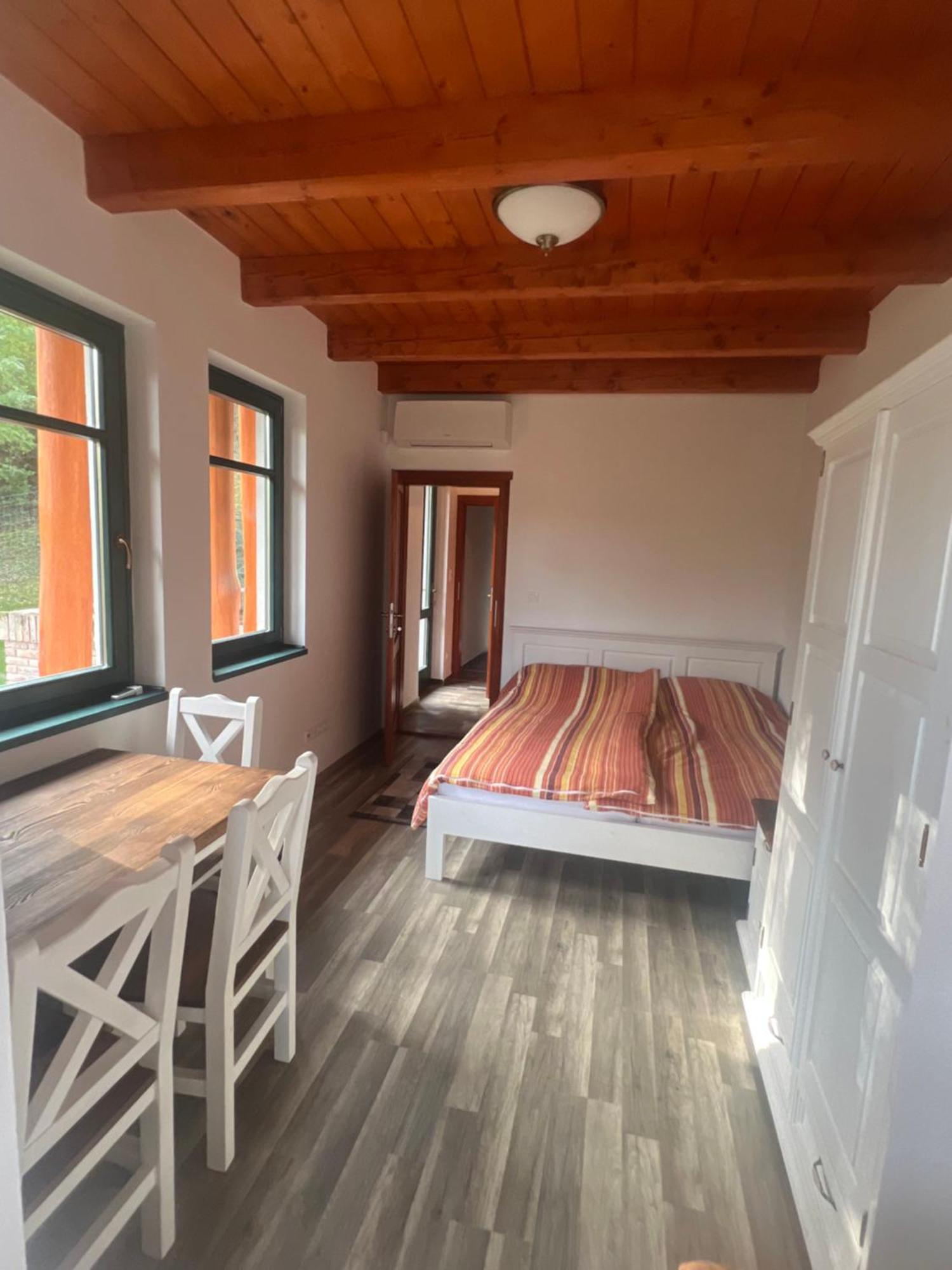 Vendeghaz Petoerke Hotel Bardudvarnok Bagian luar foto